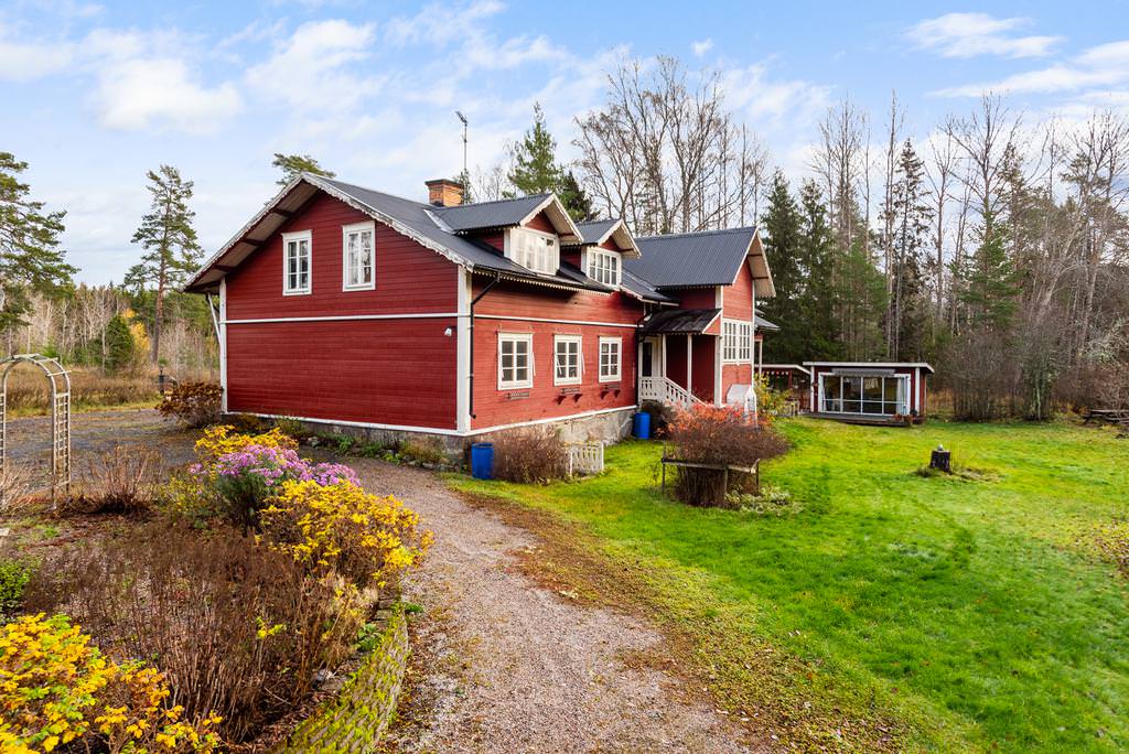 8. Renoverad fasad av villa