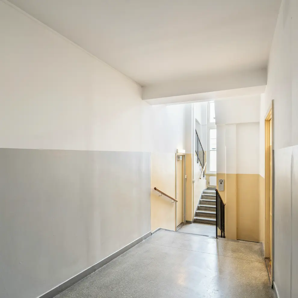 trapphusrenovering malning restaurering av golv och armaturer vasterhaninge tyreso huddinge
